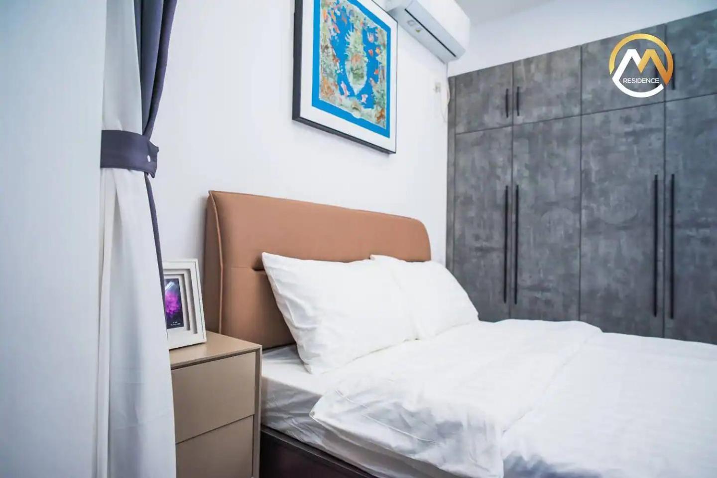 Hotel Serviced Apartments Top One Infinity Pool With View Of 360 Degree Phnom Penh Exterior photo