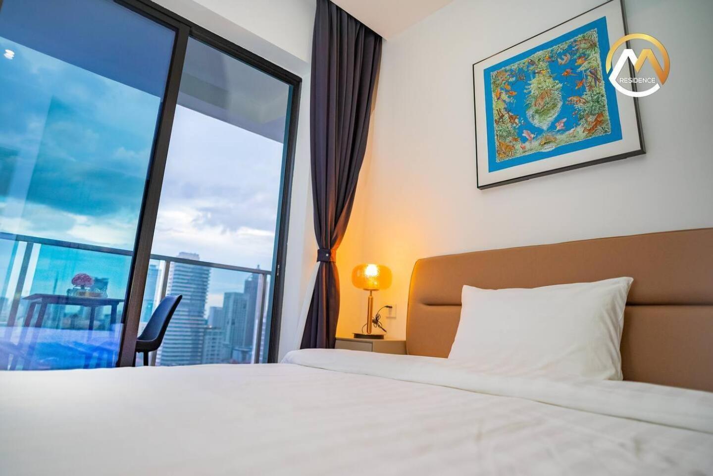 Hotel Serviced Apartments Top One Infinity Pool With View Of 360 Degree Phnom Penh Exterior photo